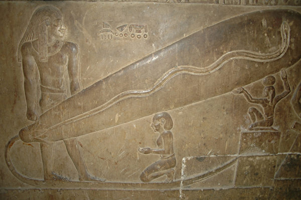 Relief von Dendera re 600x399 1