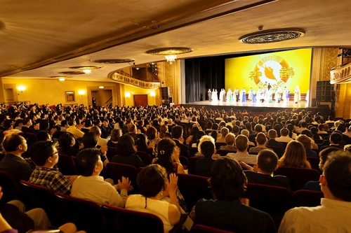Buổi biểu diễn Shen Yun tại rạp hát Palace, Stamford, Connecticut hôm 26 tháng 6 năm 2021