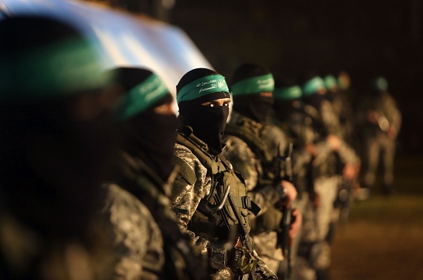 Các thành viên của Lữ đoàn Ezzedine al-Qassam, cánh vũ trang của phong trào Hamas, tham gia một cuộc tụ họp vào ngày 31 tháng 1 năm 2016 tại thành phố Gaza.(Ảnh: MAHMUD HAMS / AFP qua Getty Images)