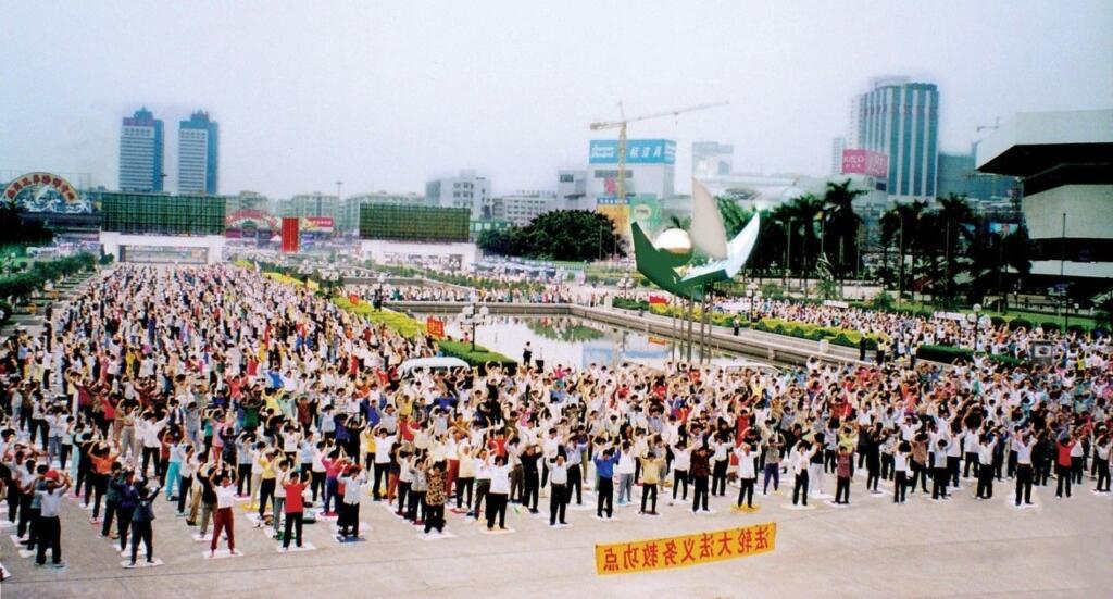 Cảnh luyện công tại Trung Quốc trước 20 tháng 7 năm 1999