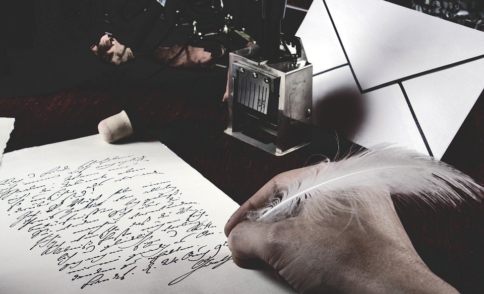 Tổng thống Lincoln cầm lấy giấy bút và bắt đầu viết những gì người lính trẻ nói.
